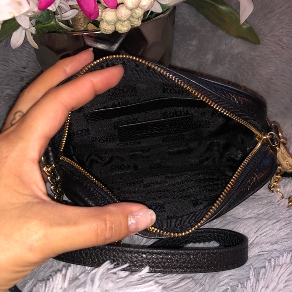 MK Michael Kors Crossbody - Picture 4 of 4